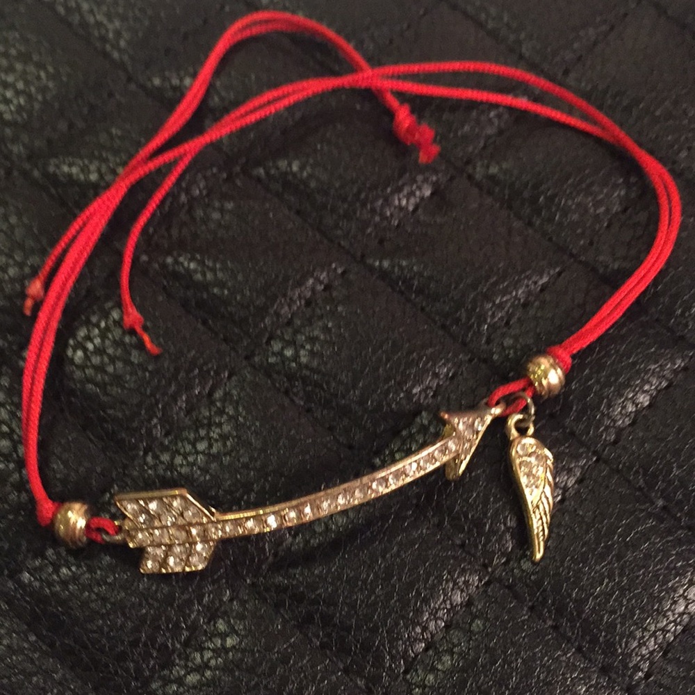 Arrow charm bracelet